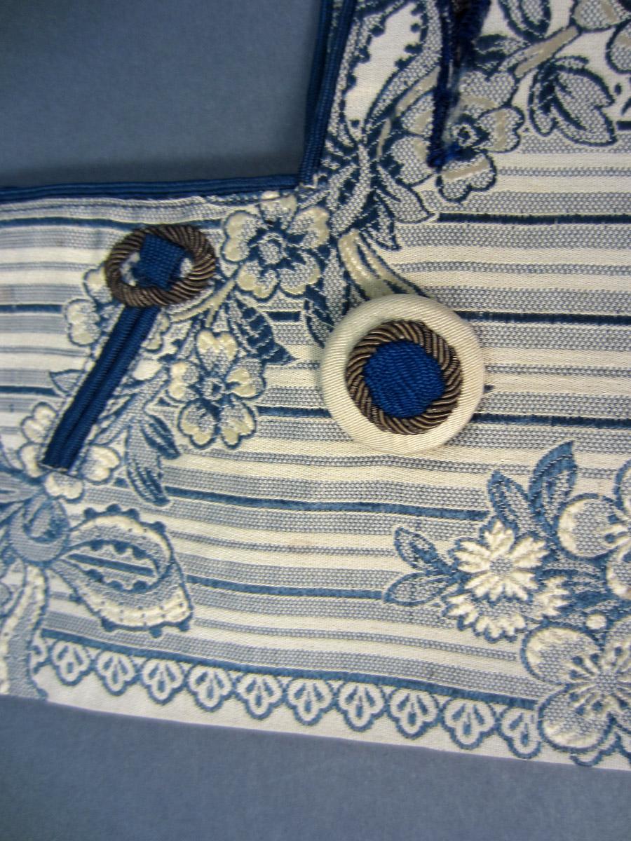 2013.0048.004  Vest, Buttons