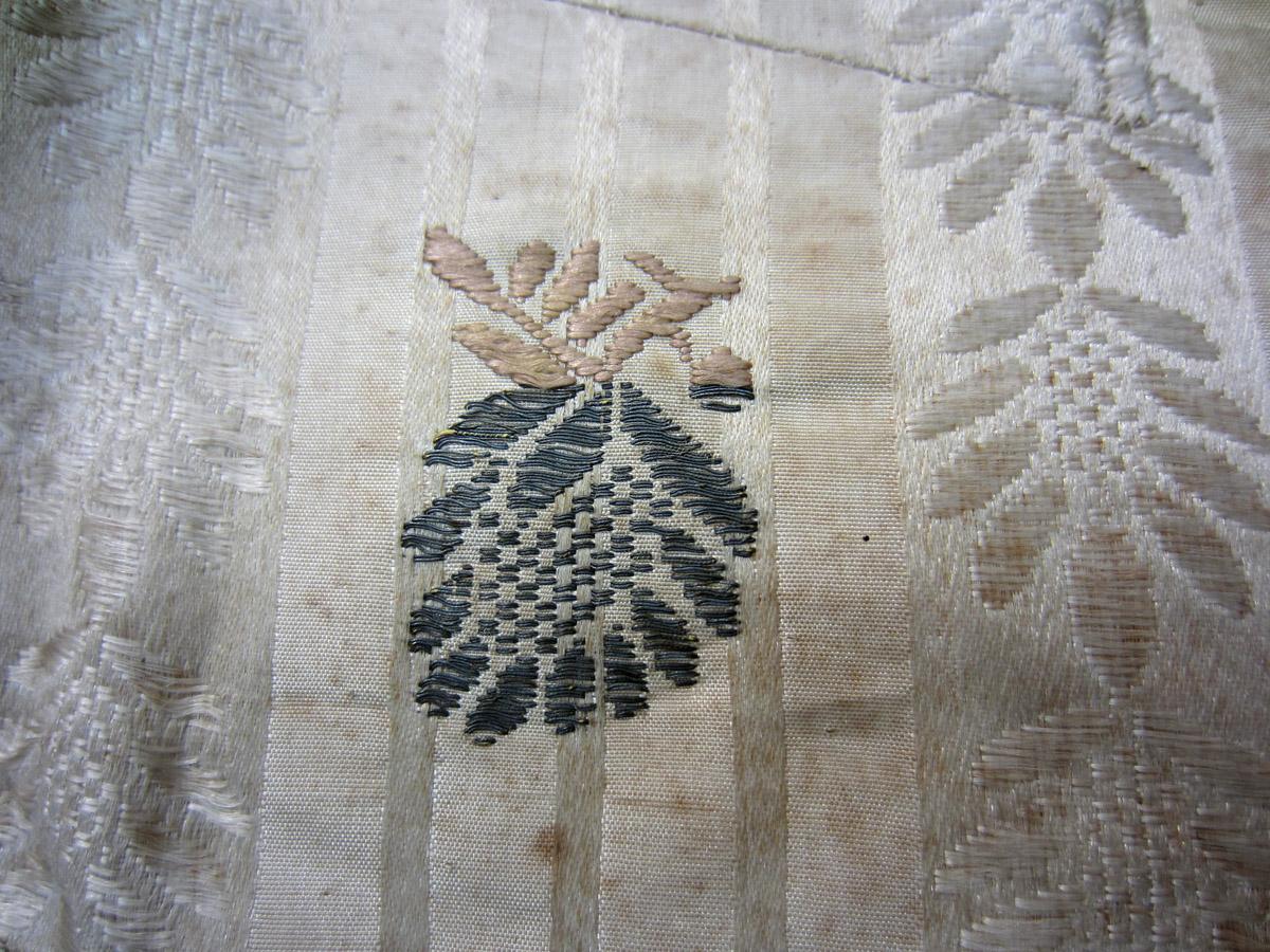 2013.0048.005 Waistcoat, Motif