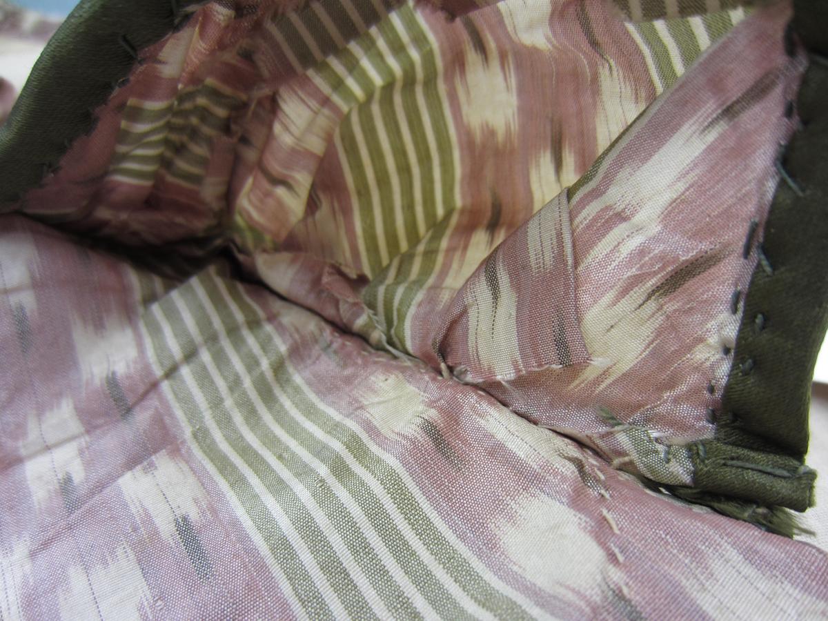 2013.0048.013 Spencer, Collar underside close