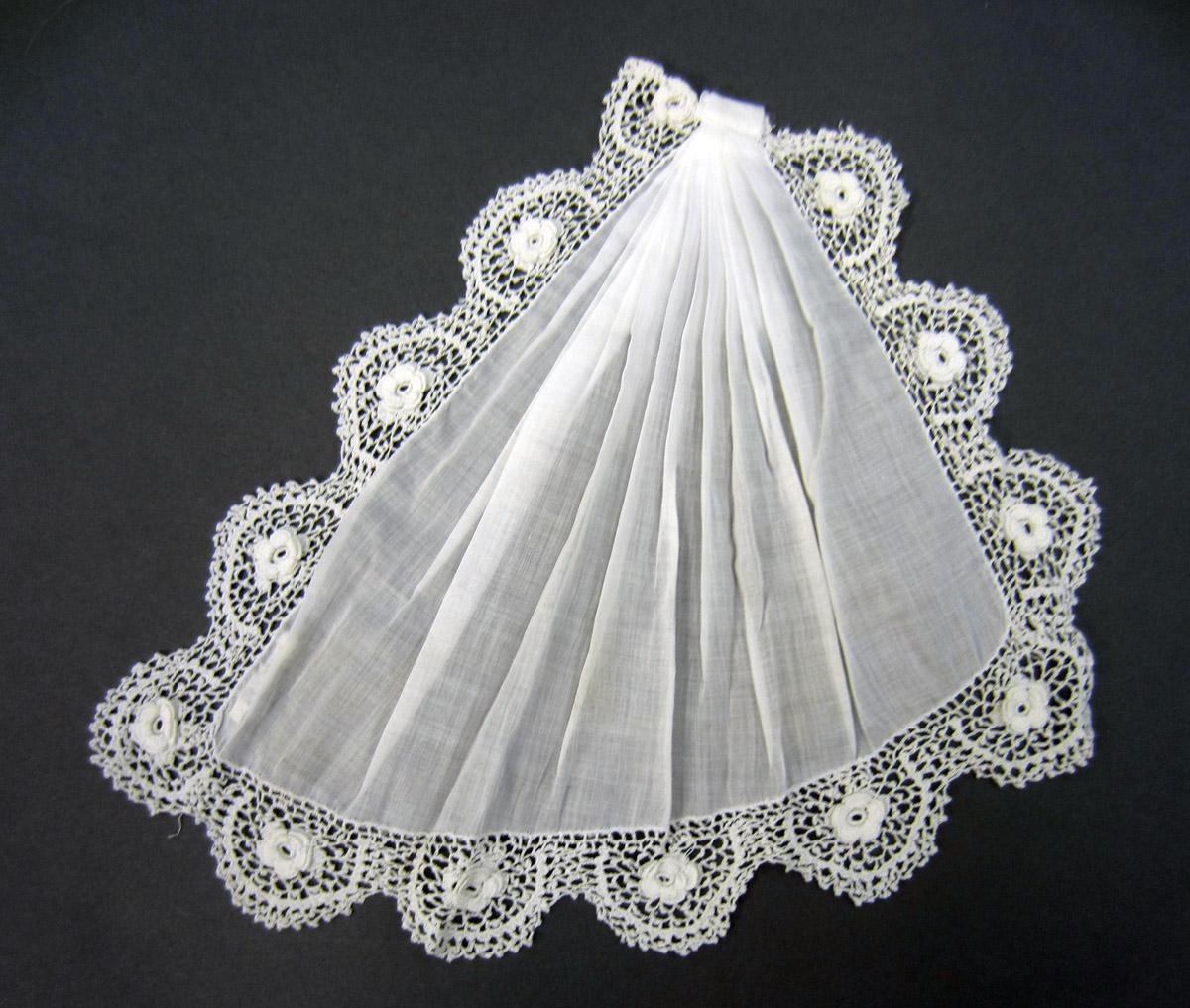 2013.0048.009 Cravat, Full