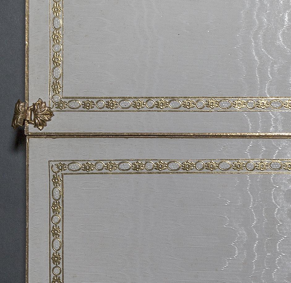 2013.0048.021 A Box, detail 1