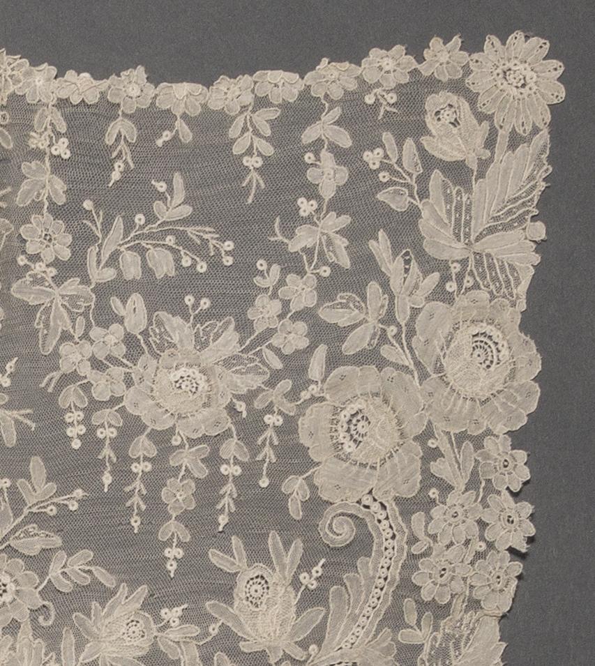 2013.0048.021 B Veil, detail 1, reverse