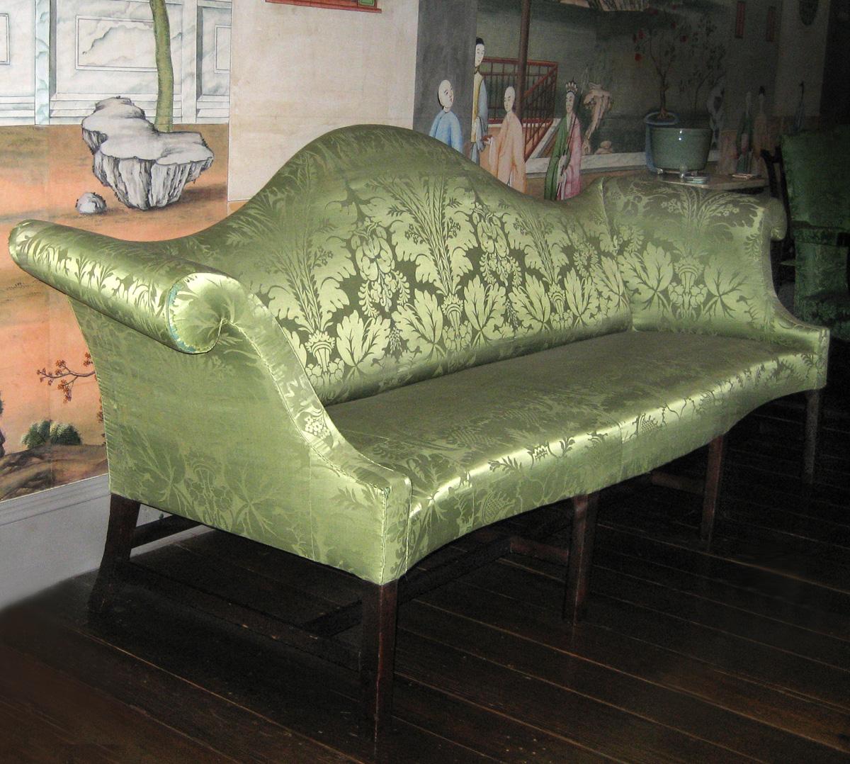 1951.0006 Sofa view 2