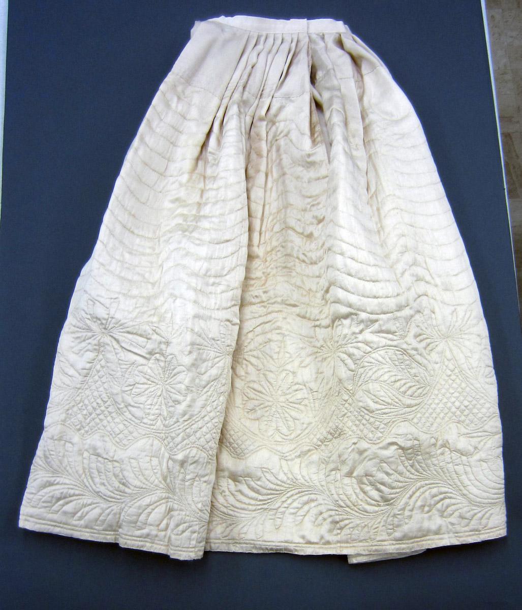 2013.0048.018_B Petticoat, Back
