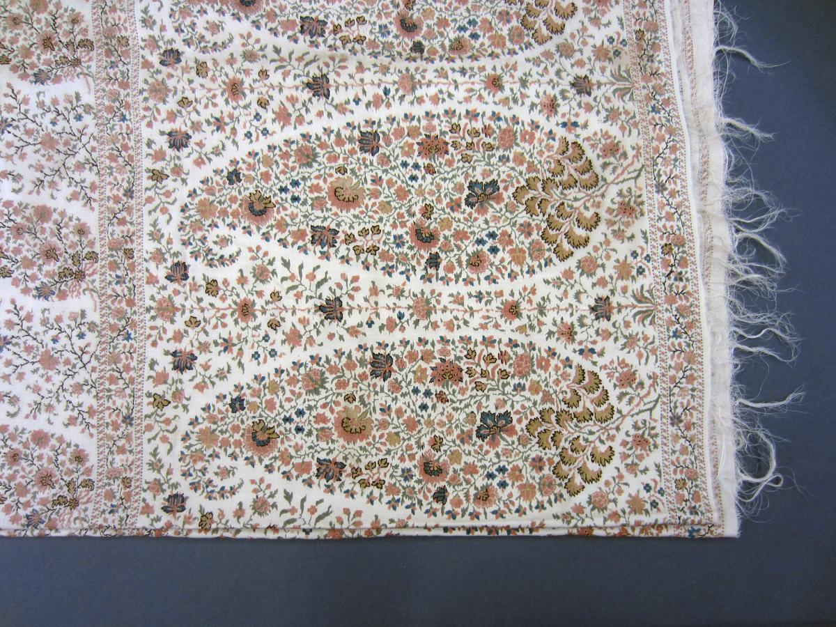 2013.0048.024 Shawl, Detail pattern