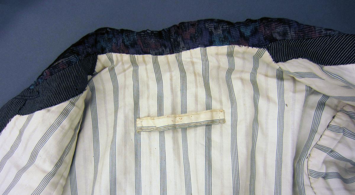 2013.0048.025 A Jacket, Inside