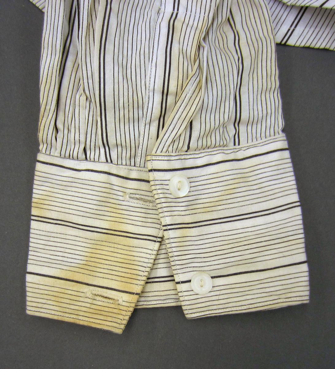 2013.0048.025 C Blouse, Cuff