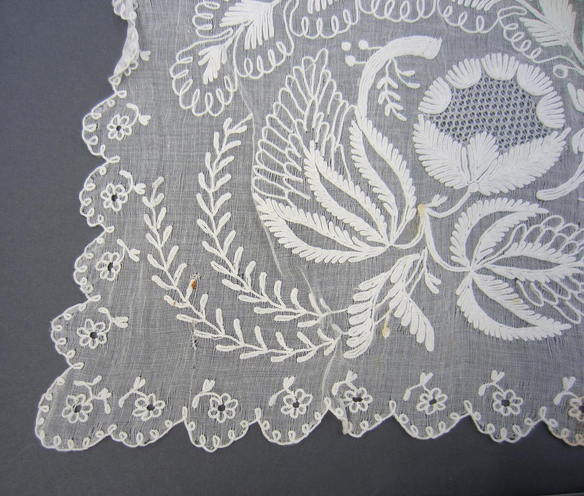 2013.0048.026 Apron, Detail 4