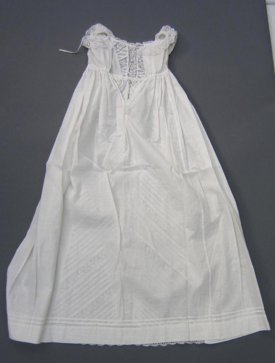 2013.0048.028 Gown, Back