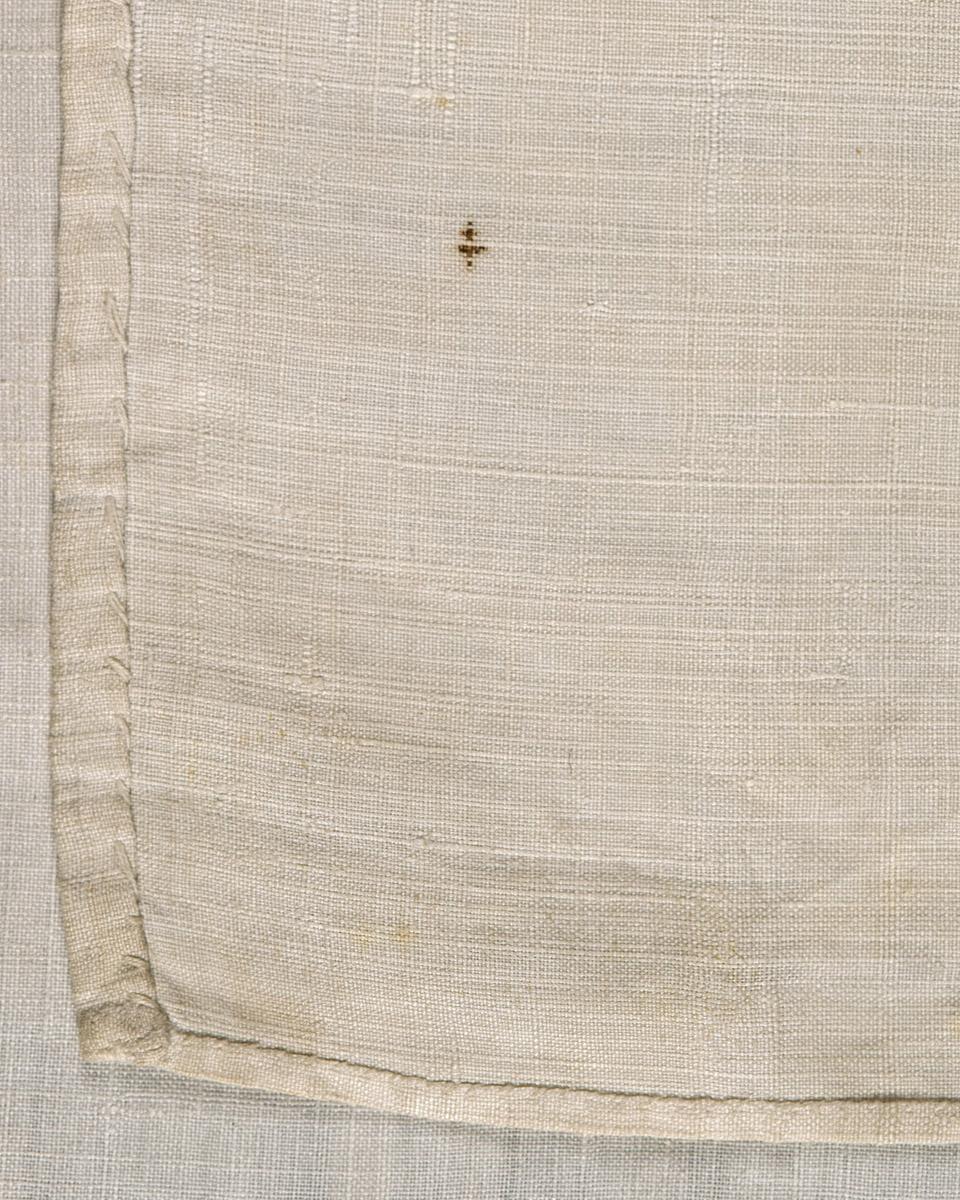 2013.0048.031 Handkerchief, detail 1