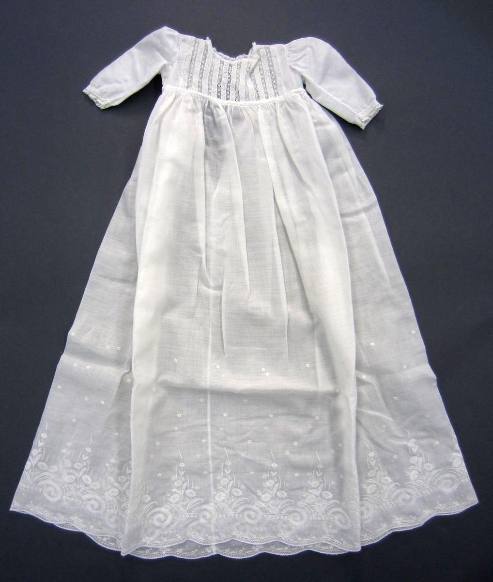 2013.0048.033 Gown, Front alt