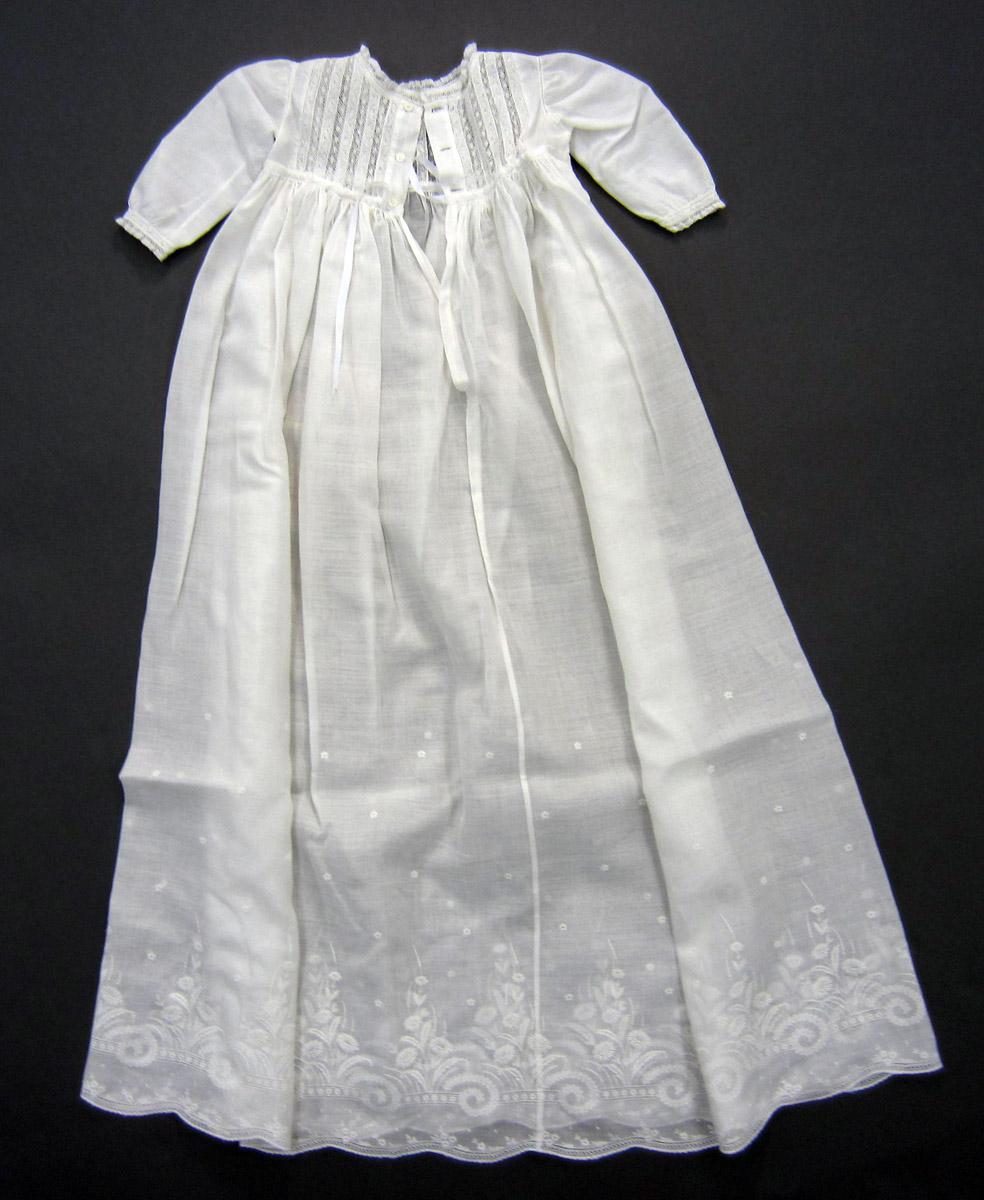 2013.0048.033 Gown, Back