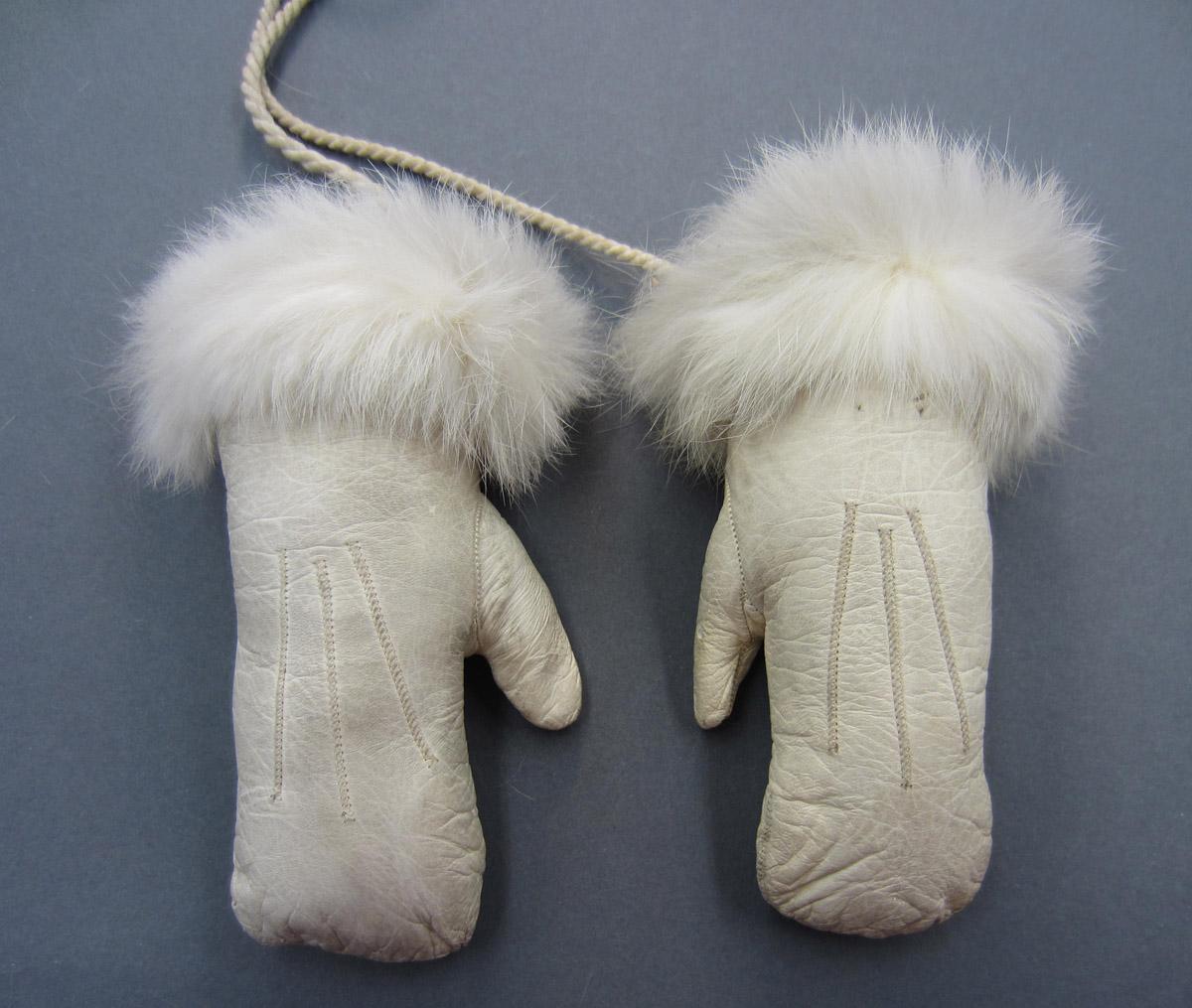 2013.0048.042 A-B Mittens, Top