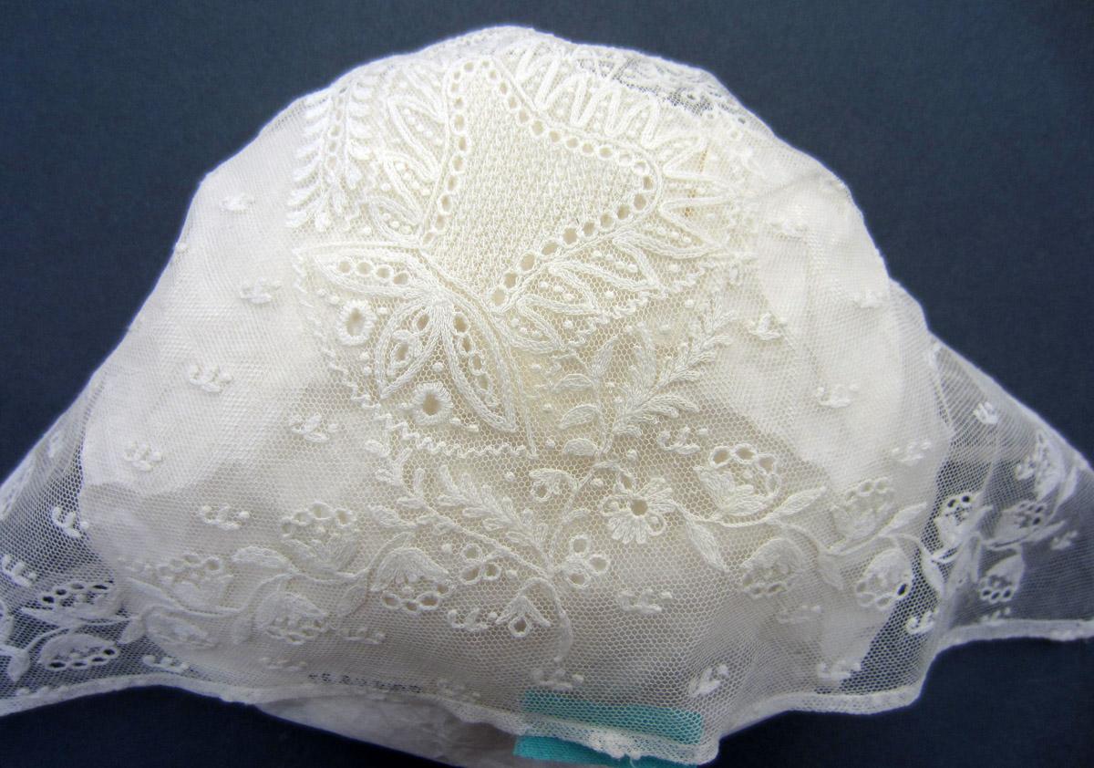 2013.0048.037 Bonnet, Top