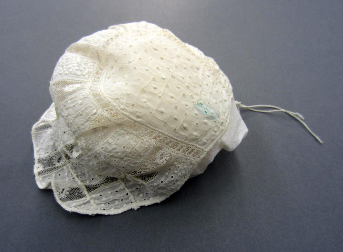 2013.0048.036 Bonnet, Lining