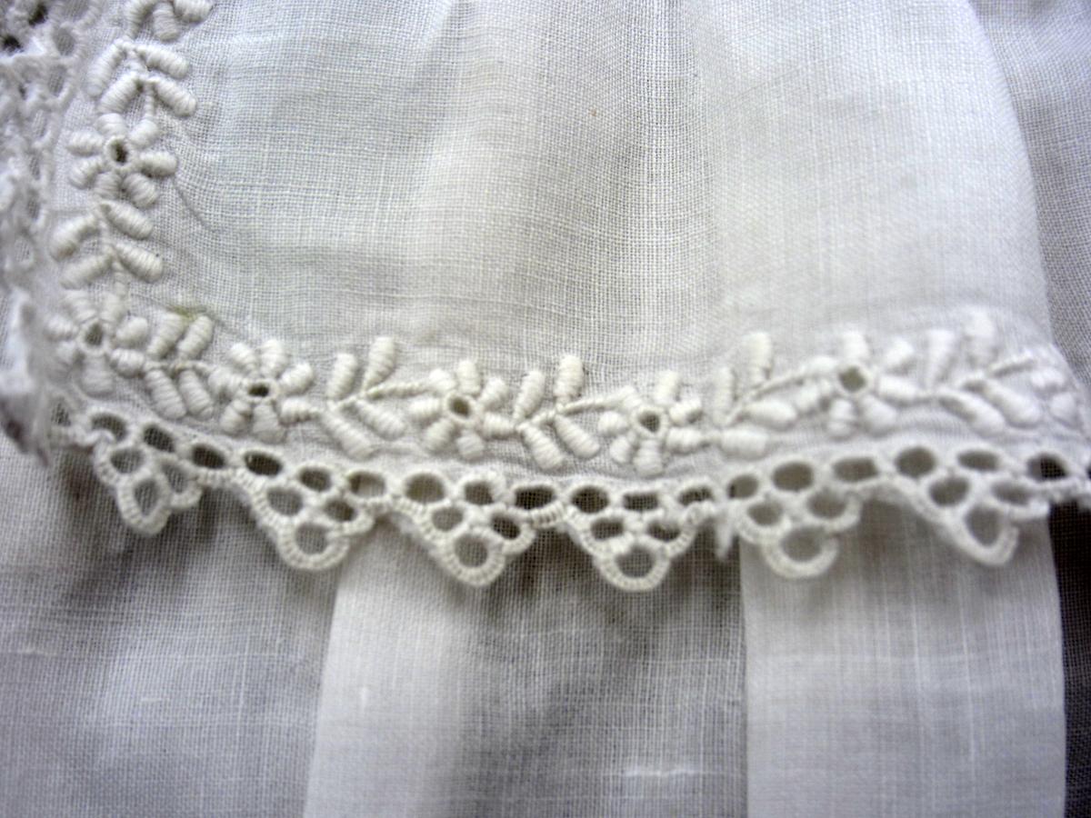 2013.0048.051 A Bodice, Embroidery 1