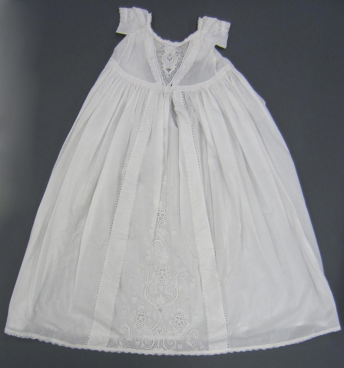 2013.0048.049 Gown, Front