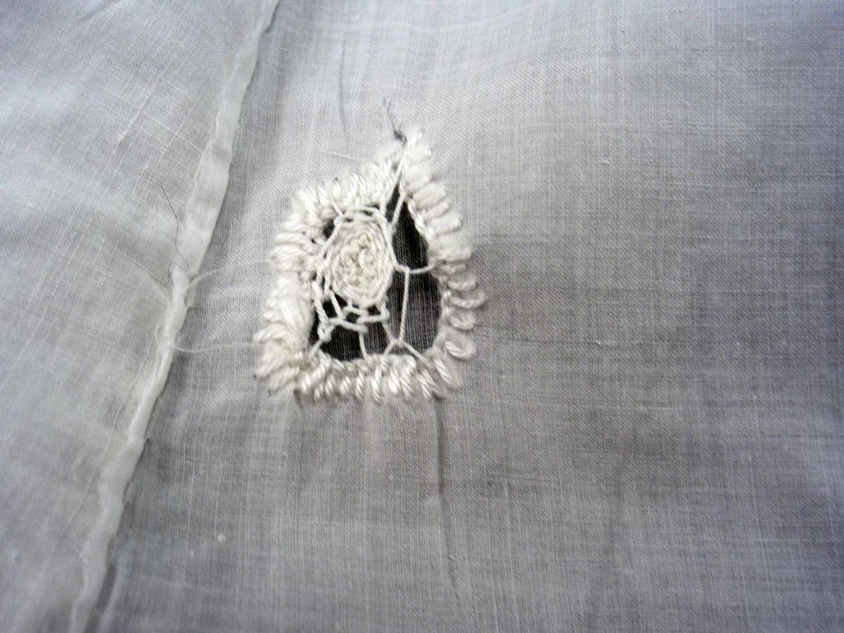 2013.0048.049 Gown, Detail 2