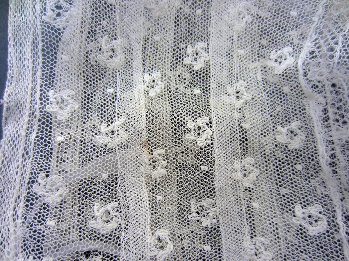 2013.0048.048 Bonnet, Lace