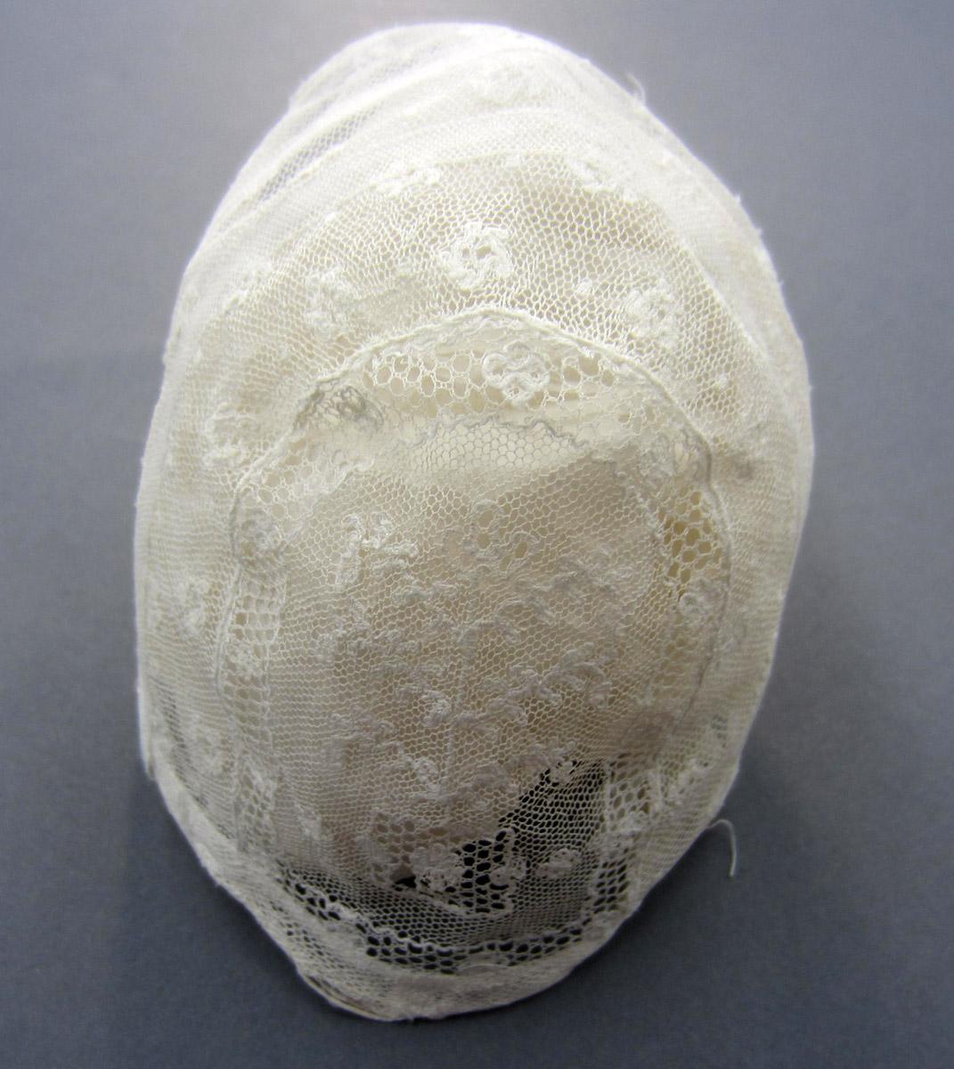 2013.0048.048 Bonnet, Bonnet