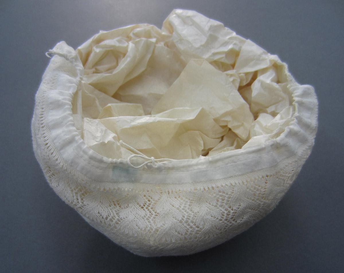 2013.0048.046 Bonnet, Band
