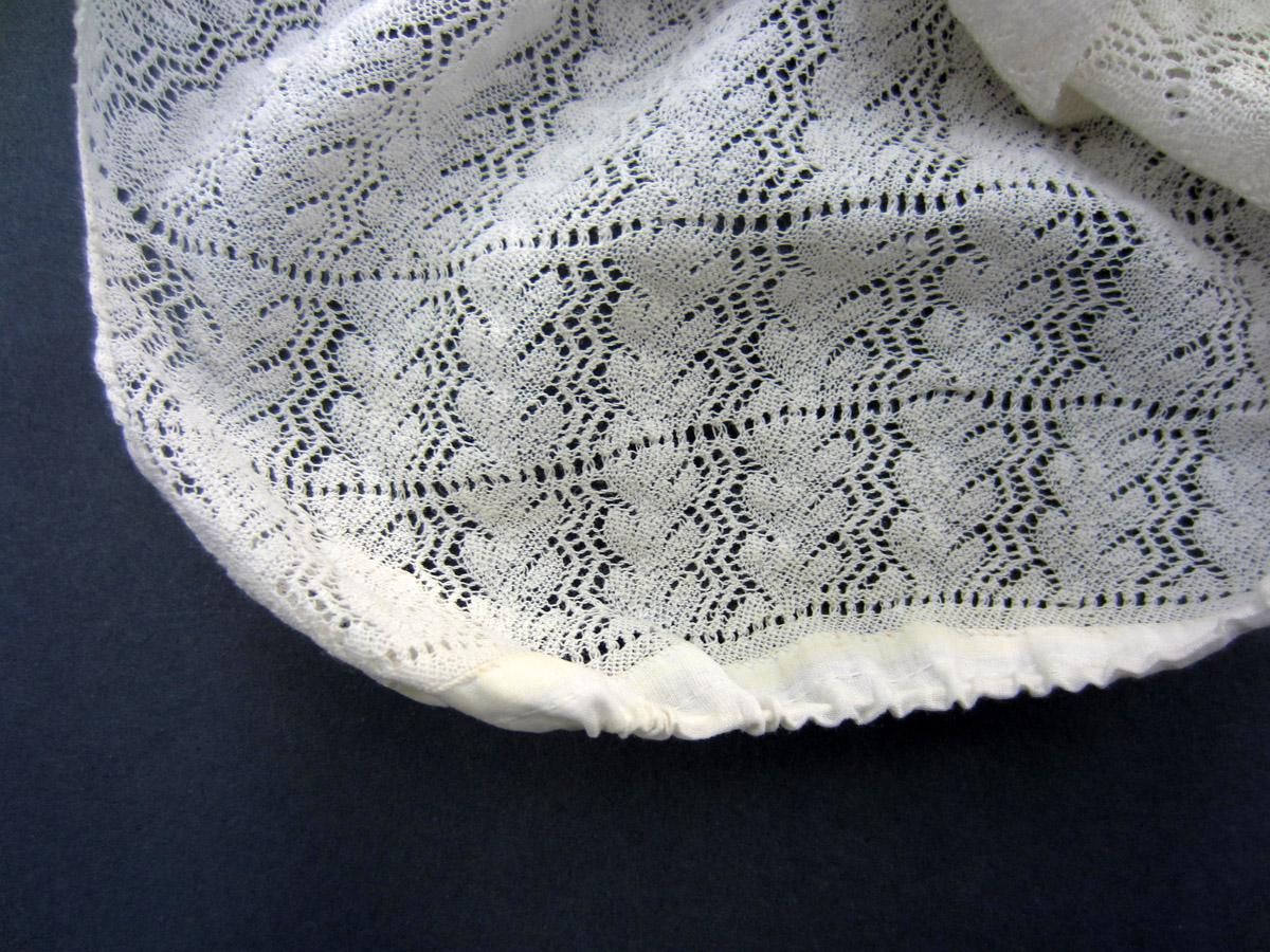 2013.0048.046 Bonnet, Interior