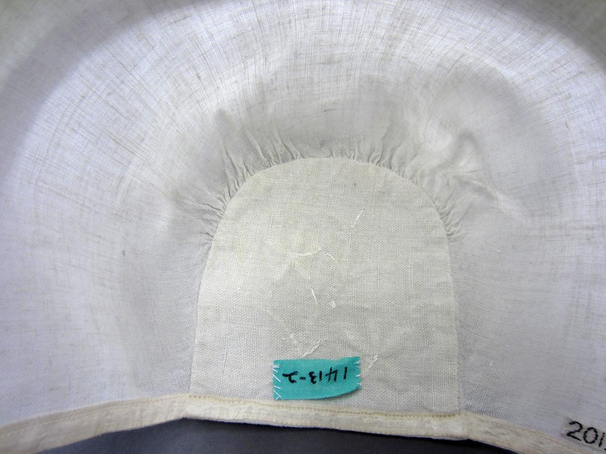 2013.0048.047 Bonnet, Interior