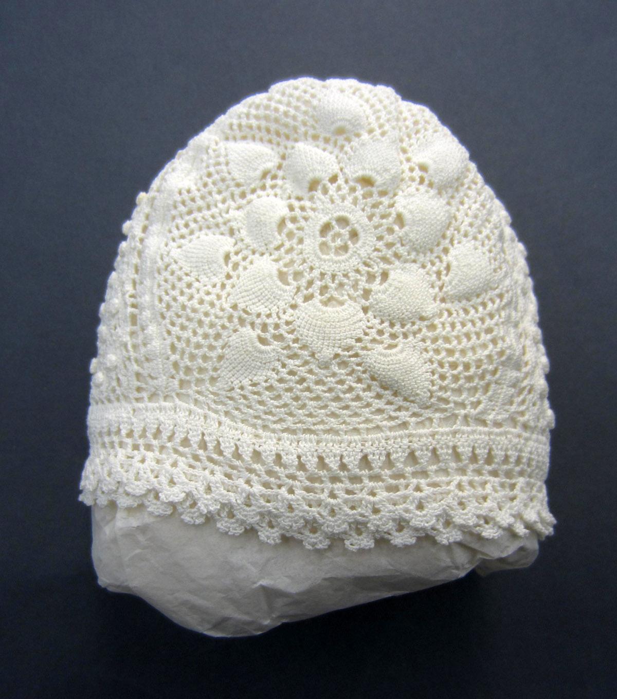 2013.0048.045 Bonnet, Back
