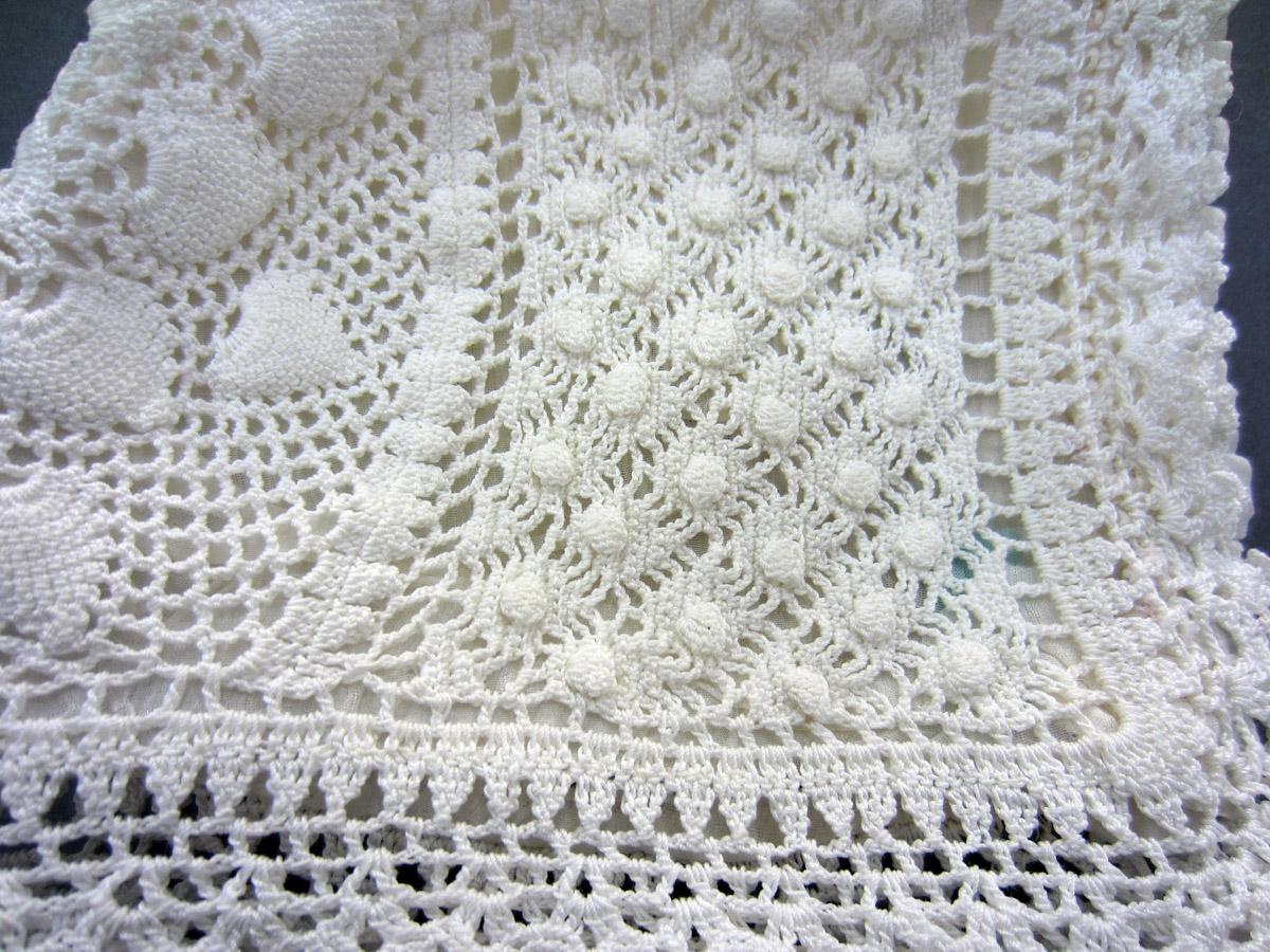 2013.0048.045 Bonnet, Detail