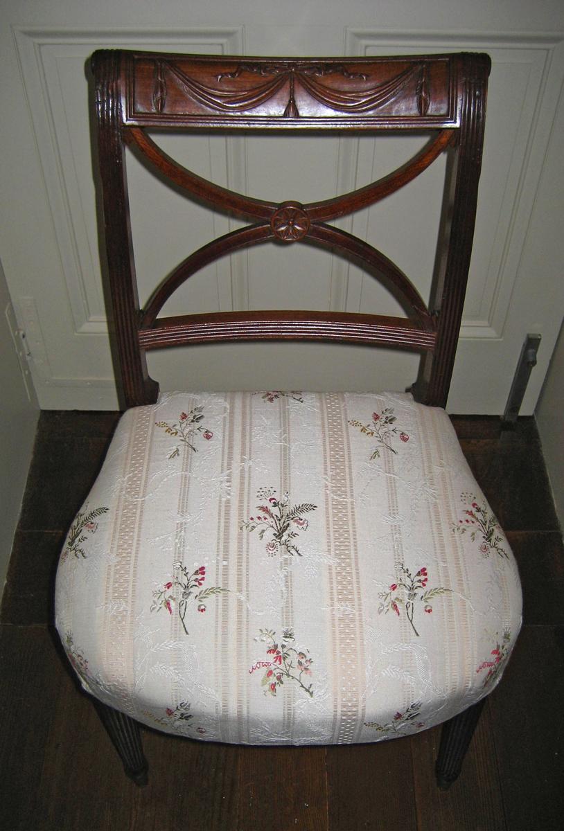 1953.0162.002 Side chair seat detail