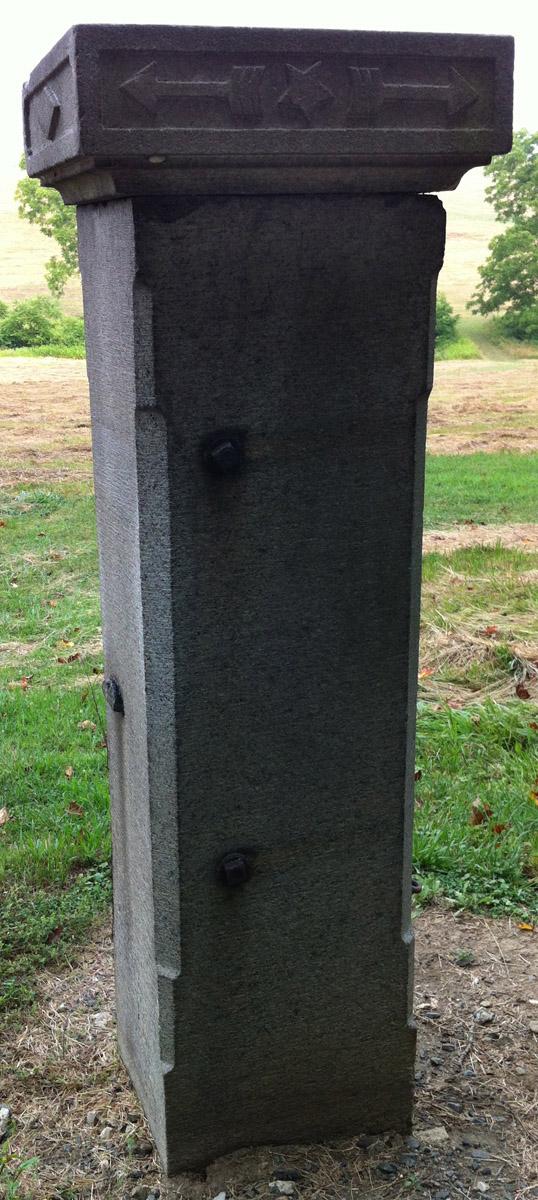 1969.8687.001 Gate posts, overall