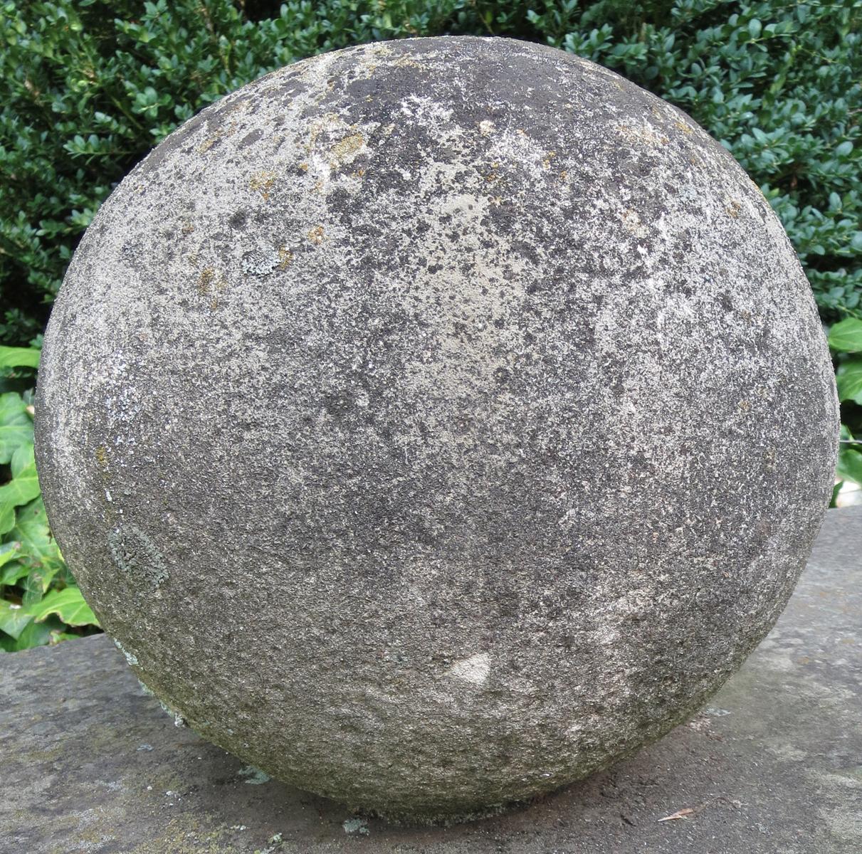 1969.8696.002 Ornament, Sphere, overall