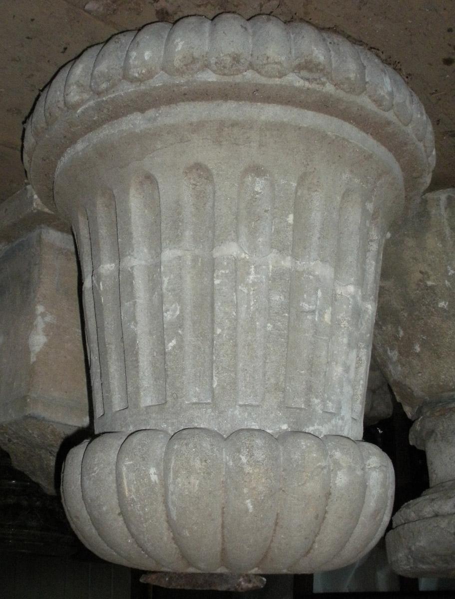 1969.8746 Urn, overall