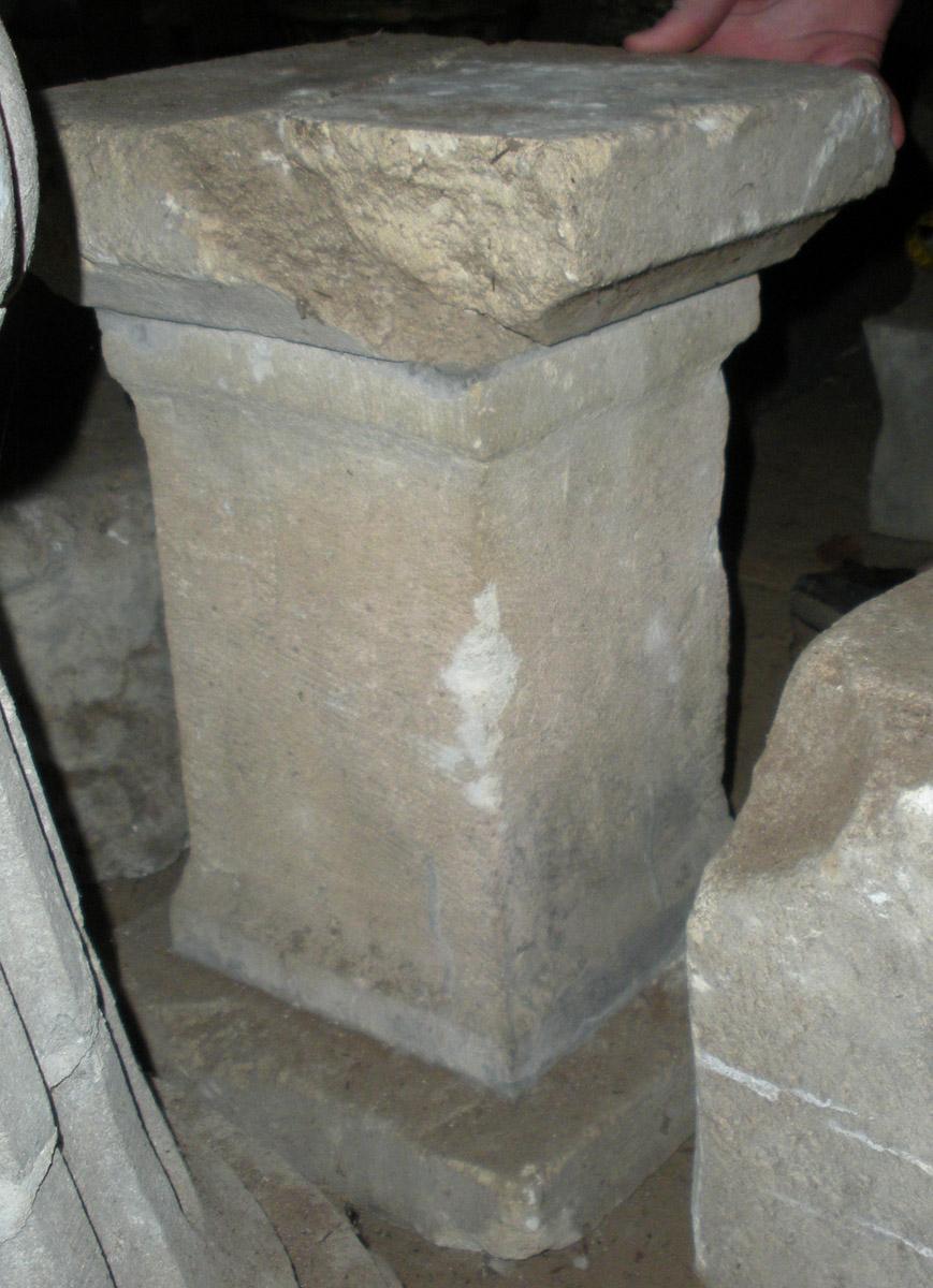 1969.8751 Pedestal, overall