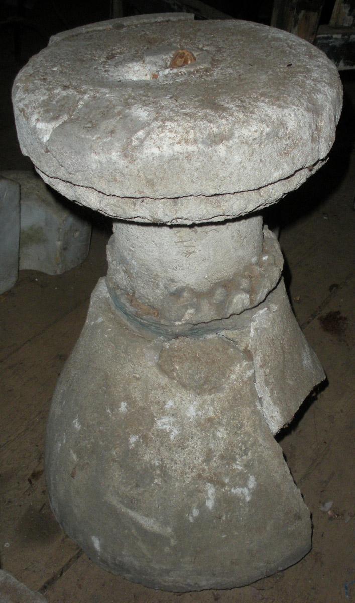 1969.8752 Pedestal, overall