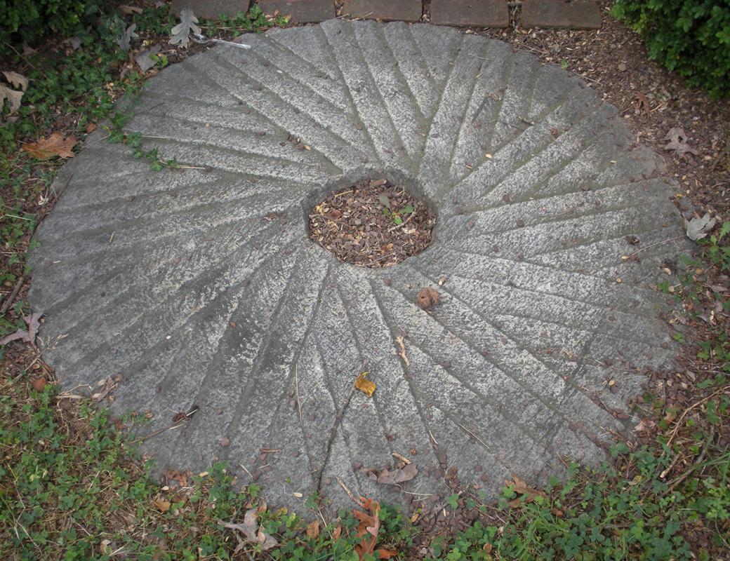 1969.8753.001 Mill stone, overall