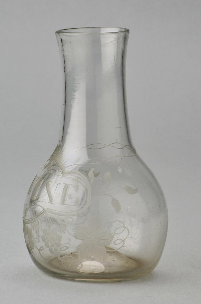 2013.0027.002 Decanter, view 2