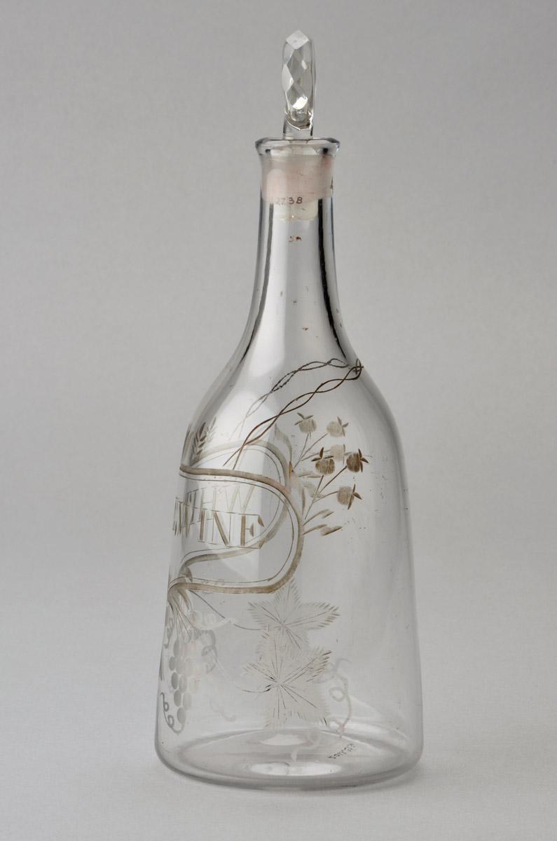 2013.0027.003 A, B Decanter, view 2