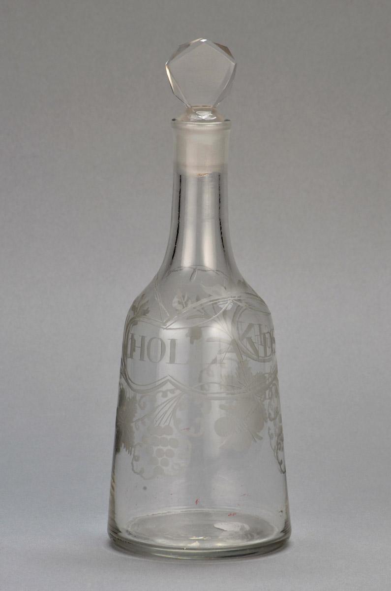 2013.0027.009 A, B Decanter, view 1