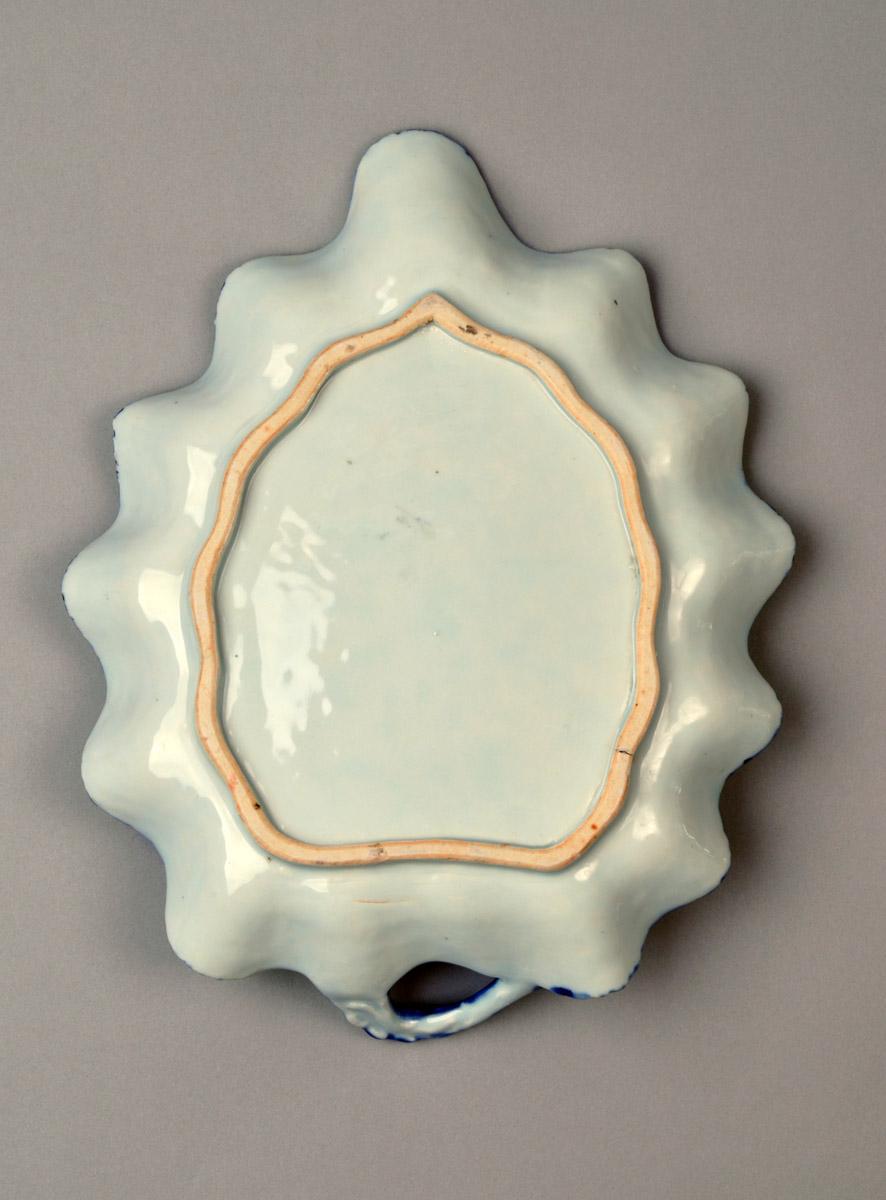 2013.0034.002 Porcelain leaf dish, view 2