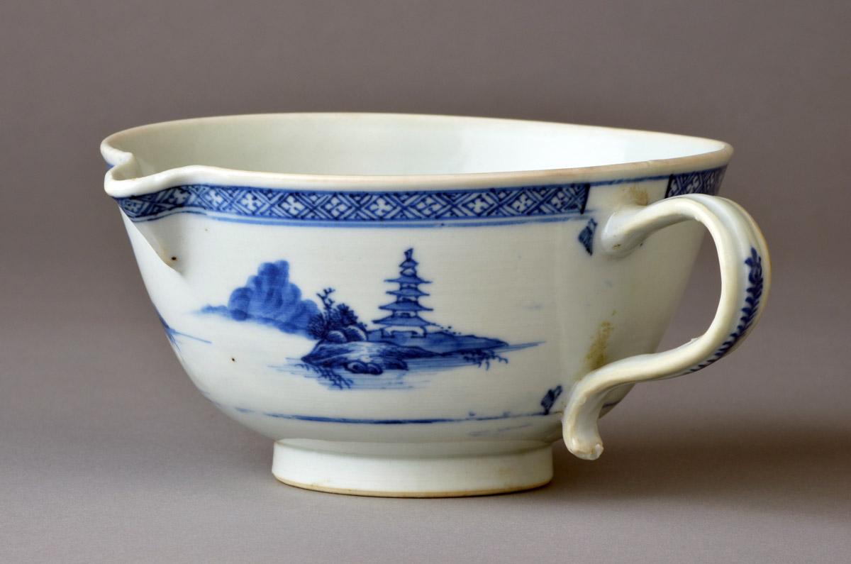 2013.0034.003 Bowl, view 1