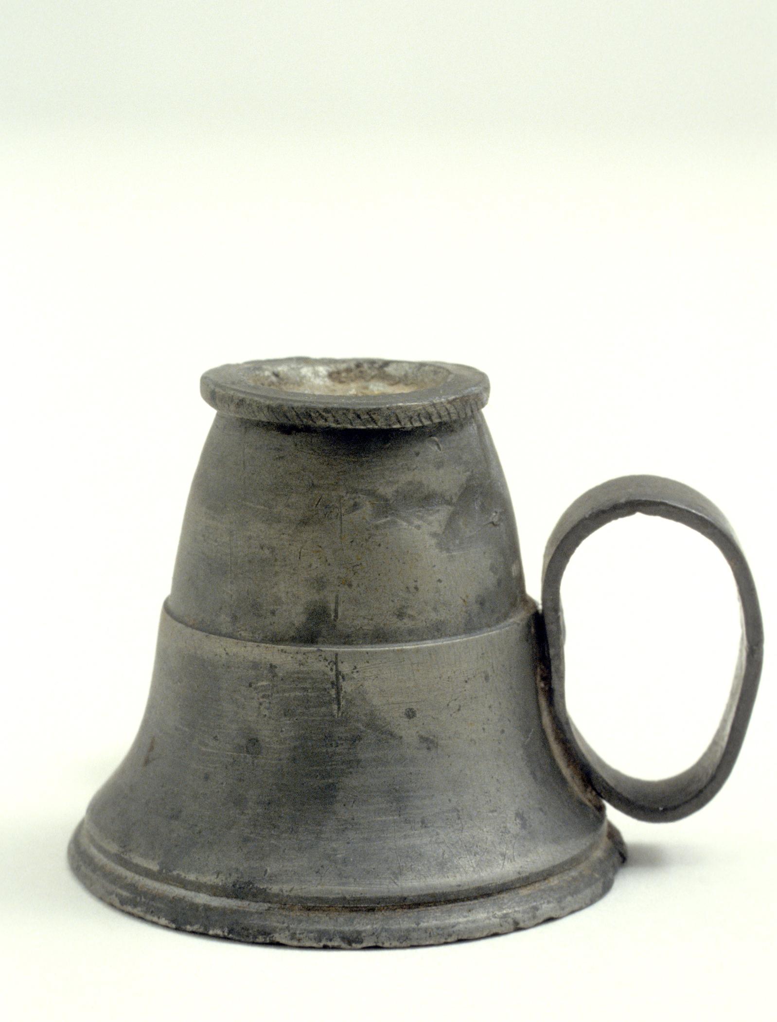 1959.0985 Pewter miniature lamp