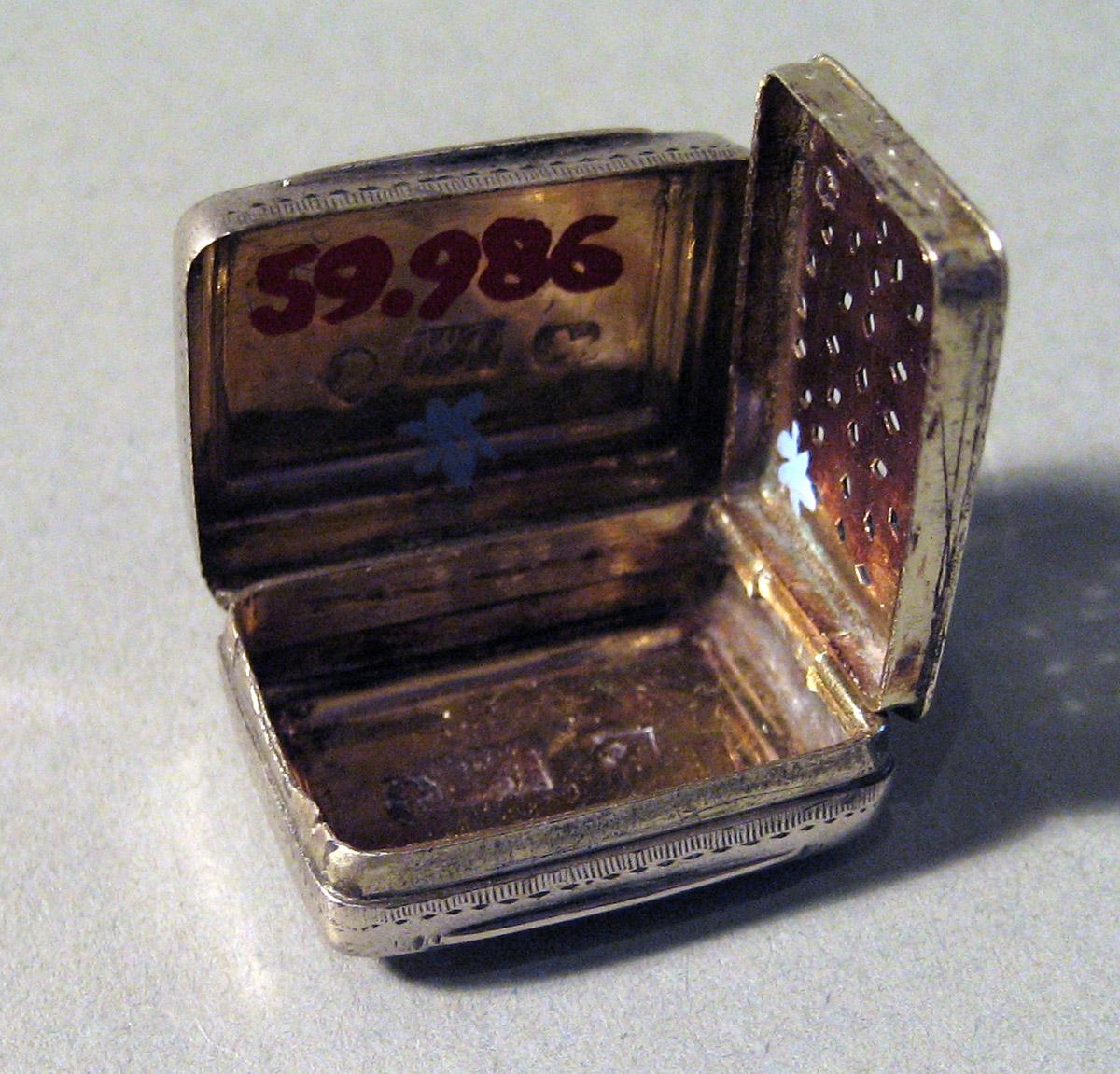 1959.0986 Silver Vinaigrette open 2