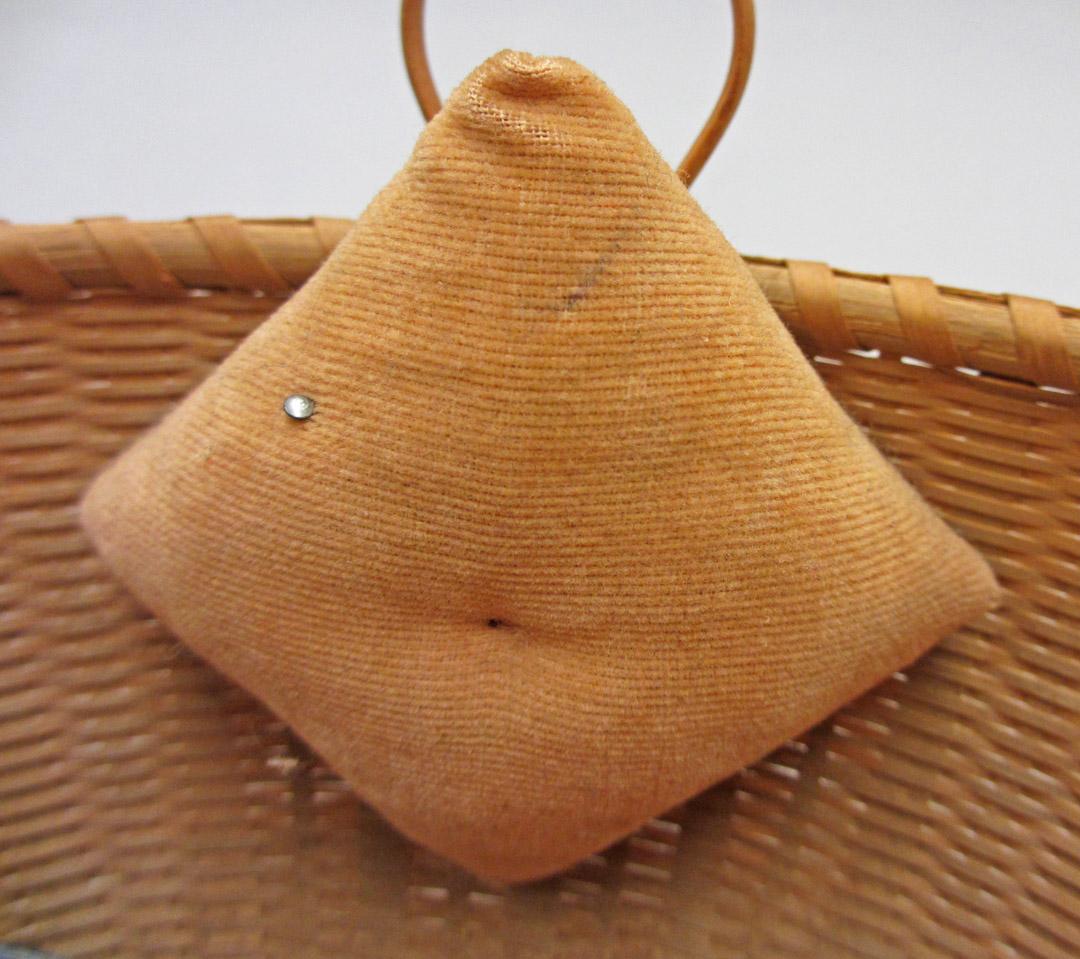 2011.0051.107.001 B Tool (for sewing), Pin cushion