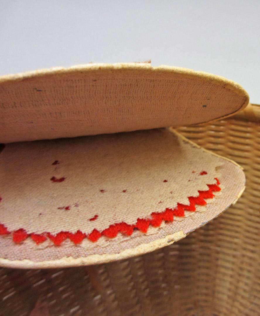 2011.0051.107.001 D 2 Tool (for sewing), Needle case