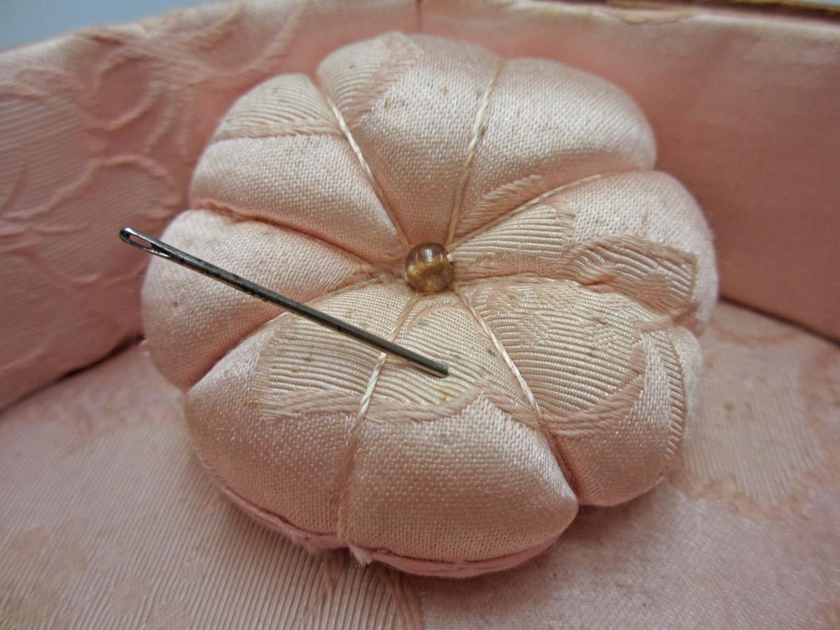 2011.0051.100.001 D, G Tool (for needlework)