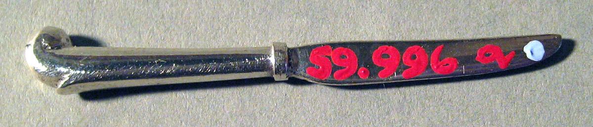 1959.0996 Q Silver Knife underside