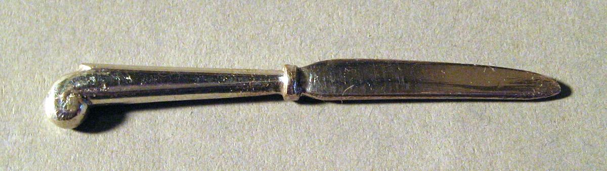 1959.0996 R Silver Knife upper surface