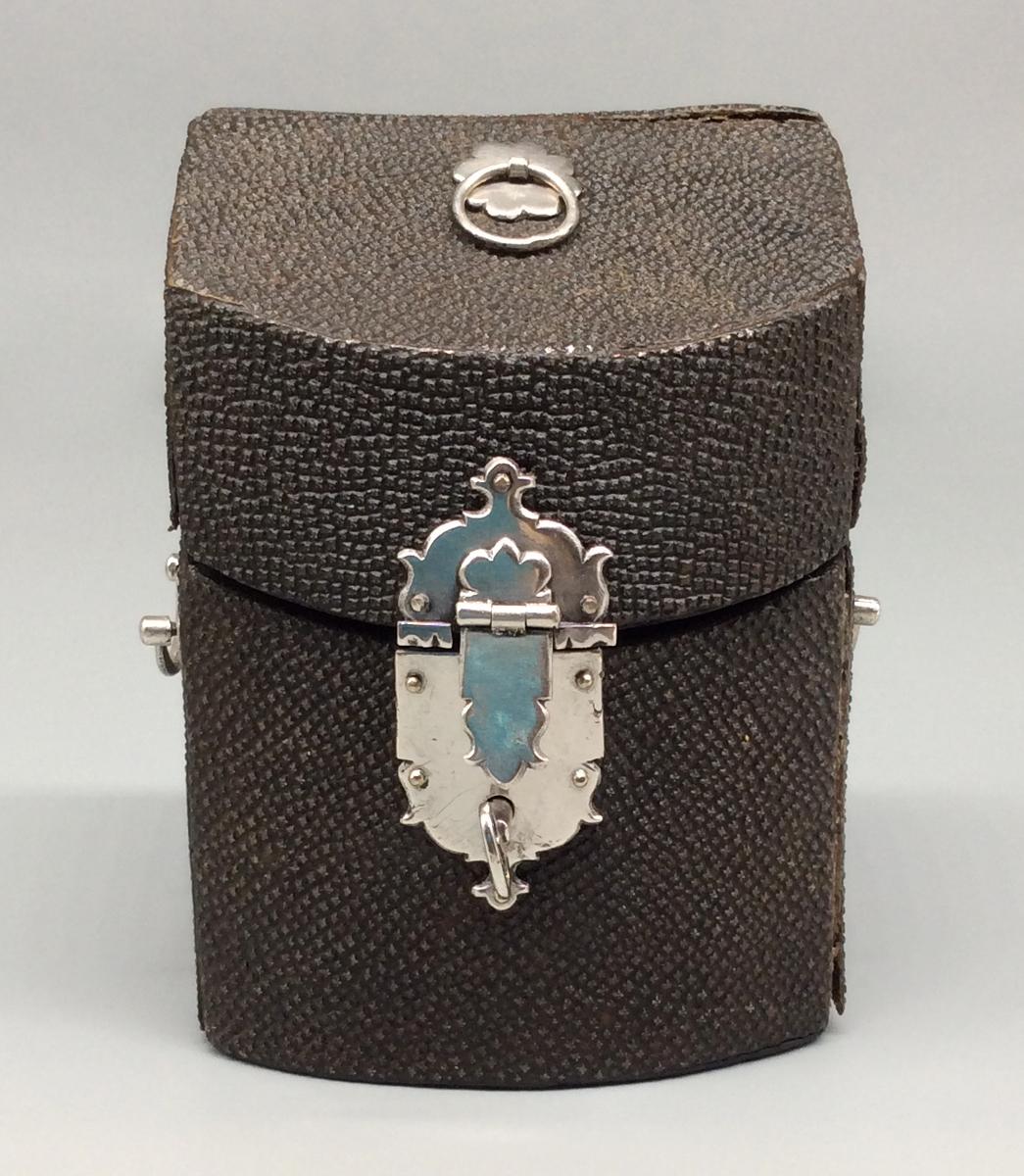 1959.0997 A Knife box, view 1