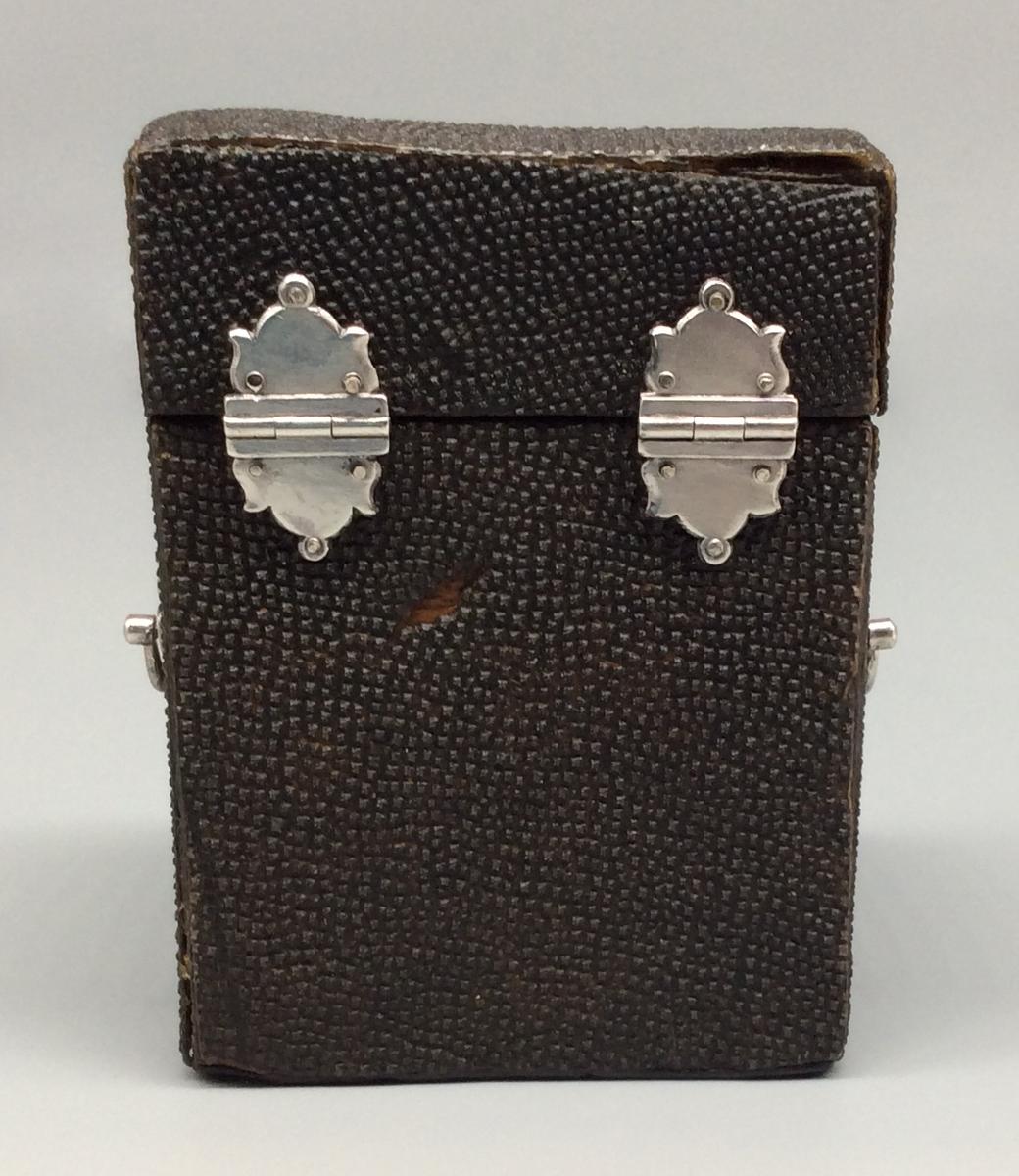 1959.0997 A Knife box, view 4